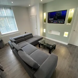  Holiday home Entire Luxury House